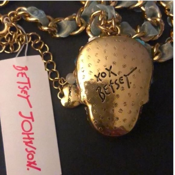 NWT Betsey Johsnon Skull Necklace - Picture 6 of 13
